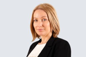 Corina Ene - Broker de credite iFink Finance - Primul hub de finantare inteligienta