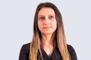 Laura Mega - Broker de credite si Consultant Fonduri Europene iFink Finance - Primul hub de finantare inteligienta