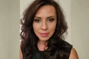 Cristina Popescu - broker de credite, leasing și consultant de finantare firme iFink! Finance